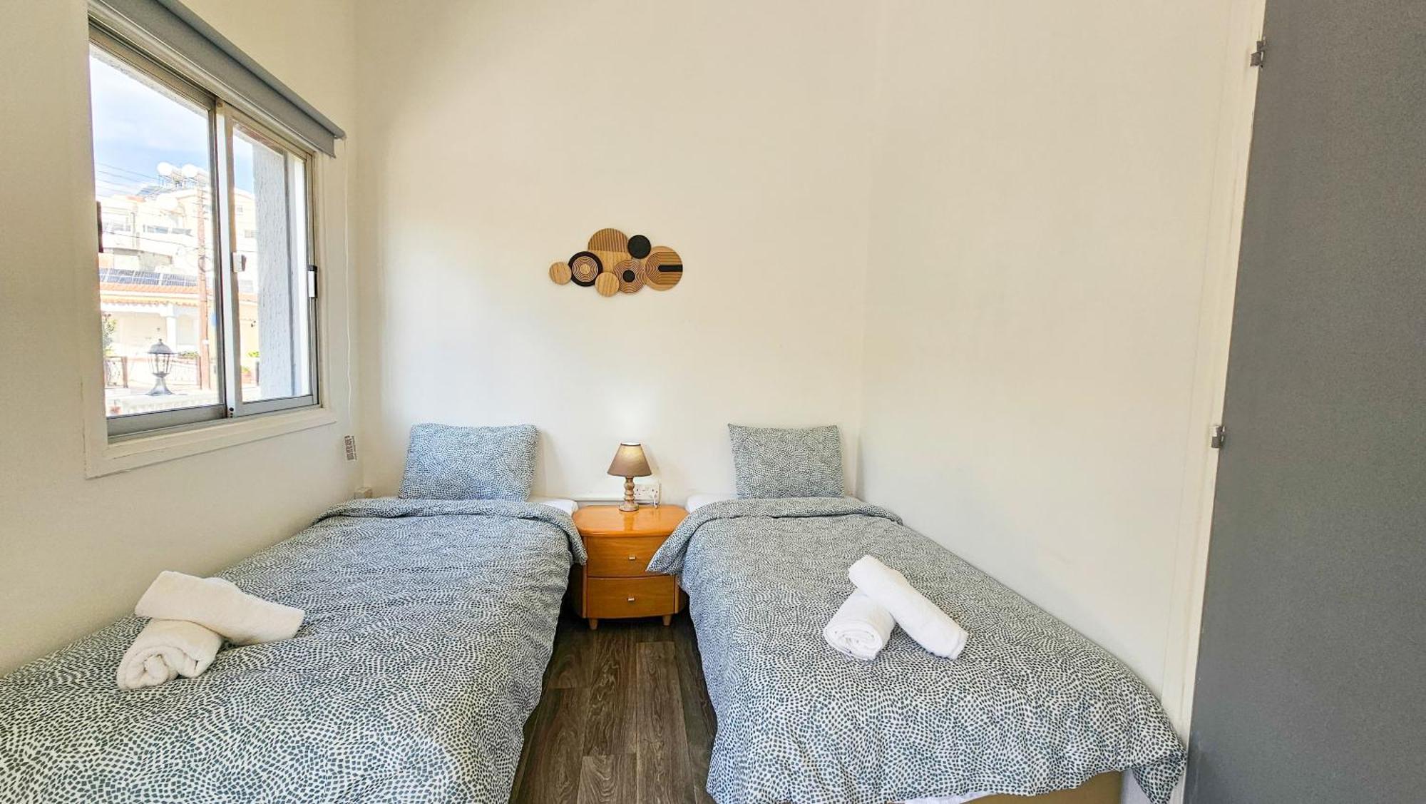 The Lemon Tree Hostel Ларнака Экстерьер фото